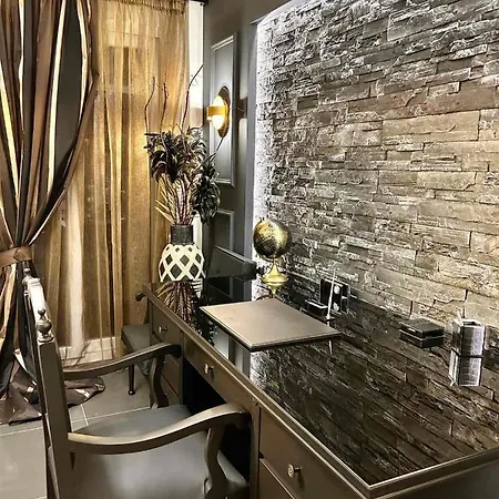 Fifty Shades Of Black וולוס