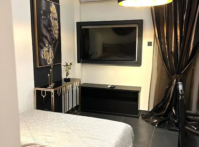 Fifty Shades Of Black *