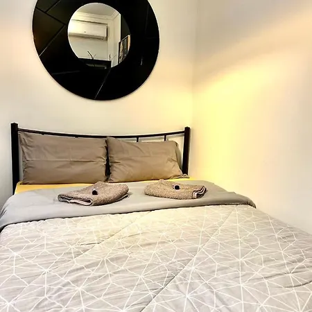 Fifty Shades Of Black Golos