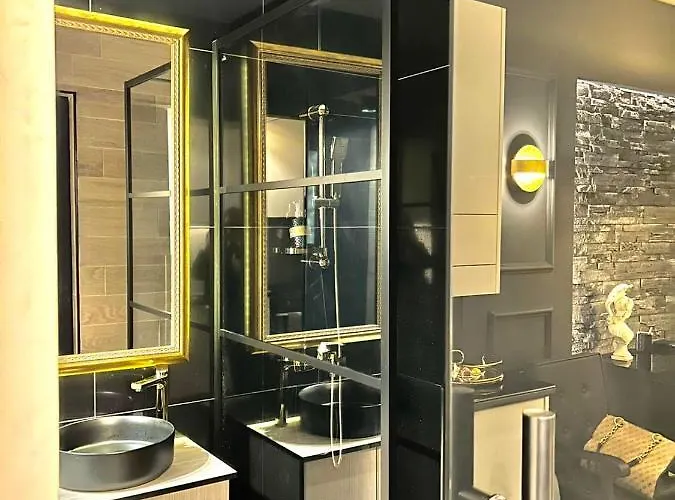 Fifty Shades Of Black *