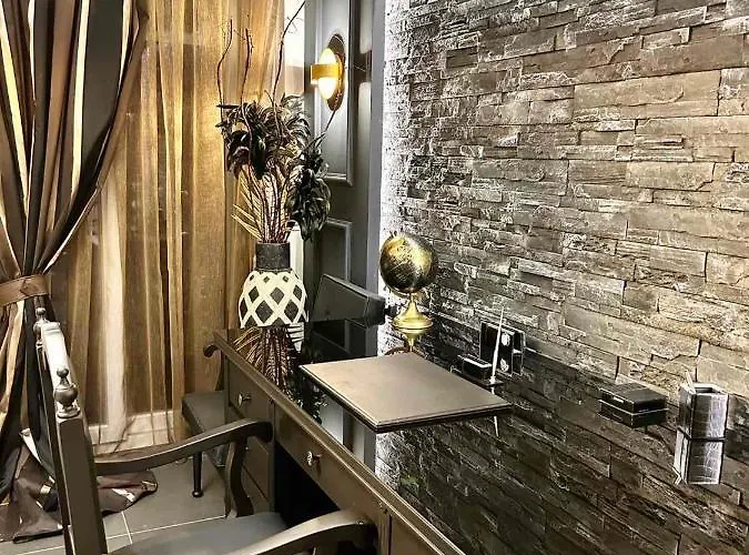 Fifty Shades Of Black Volos